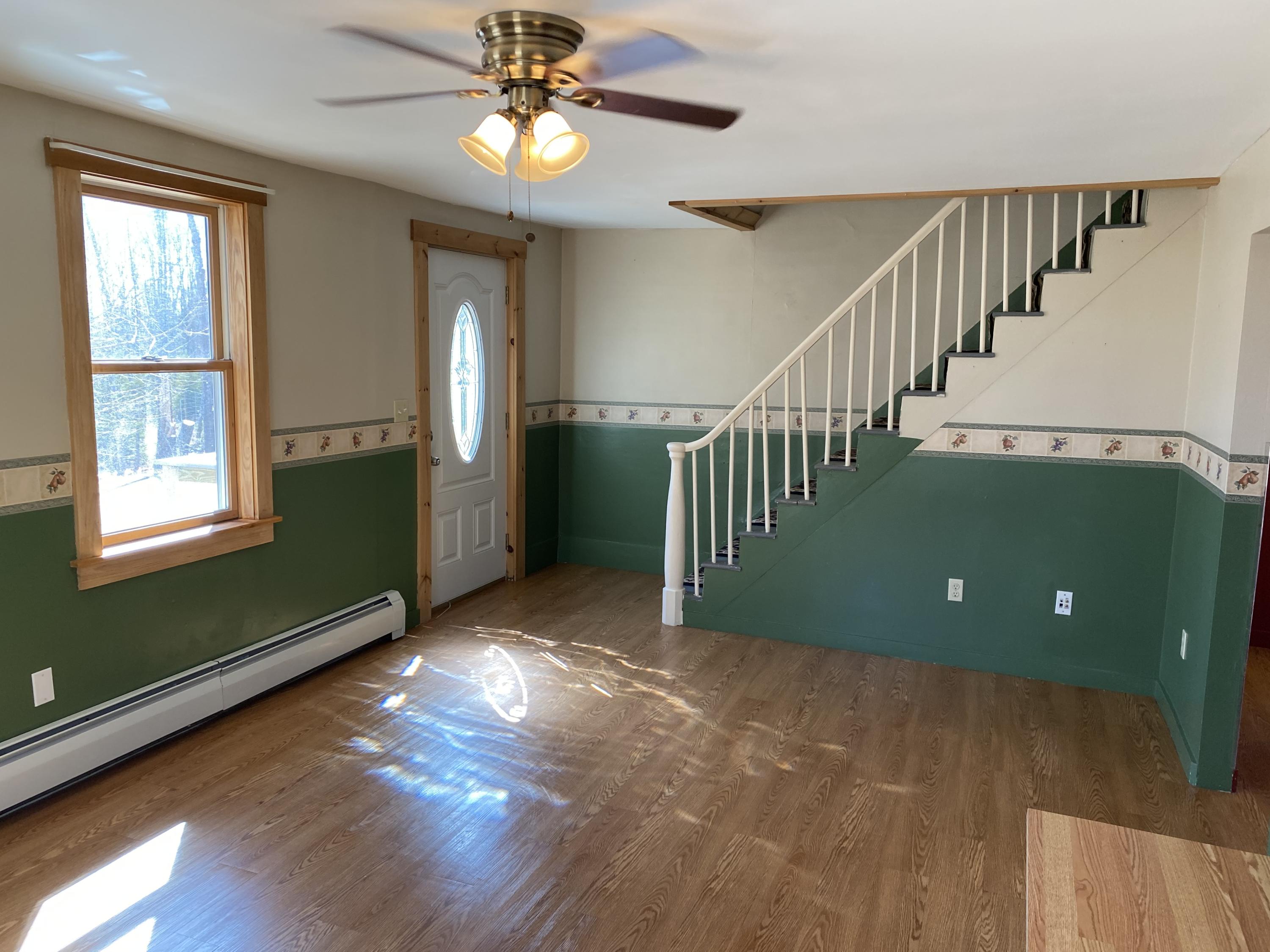 1326 Main Road Islesboro, ME 04848 - Photo 11 of 35 Living room