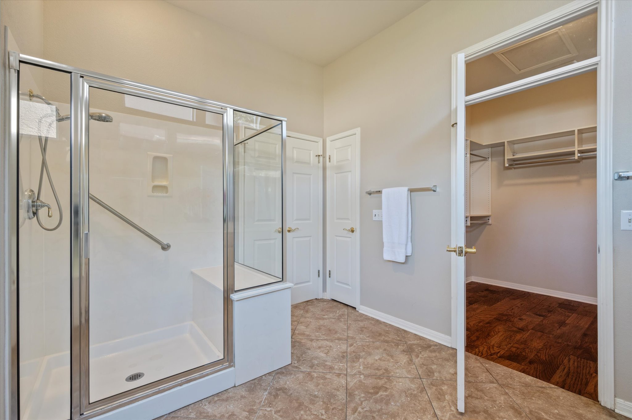 114 Whippoorwill Way Georgetown, TX 78633 - Photo 25 of 37 a bathroom with a glass shower door