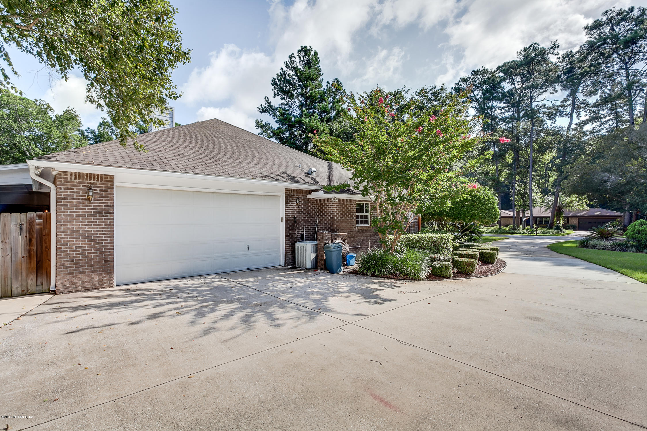 Garage_Entry