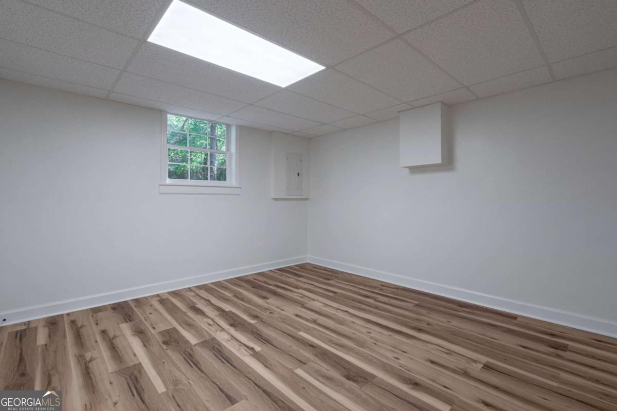 400 Sandstone Drive Athens, GA 30605 - Photo 24 of 41 an empty room with a window