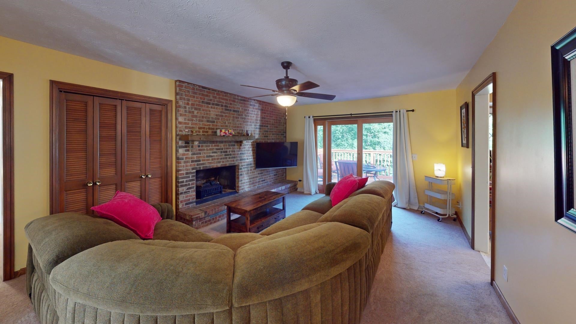49 Hamill Road Huntington, WV 25701 - Photo 10 of 32 Gallery Image 10