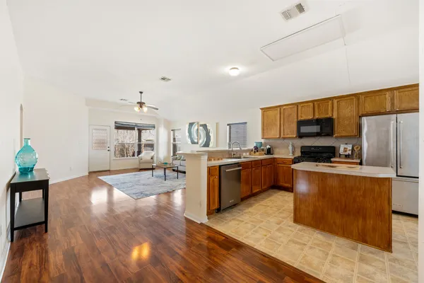$2,800 | 221 Stone Crest Boulevard, Buda, TX 78610