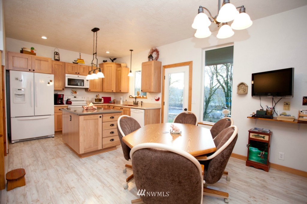 1161 East Satsop Road Elma, WA 98541 - Photo 6 of 14 Gallery Image 6