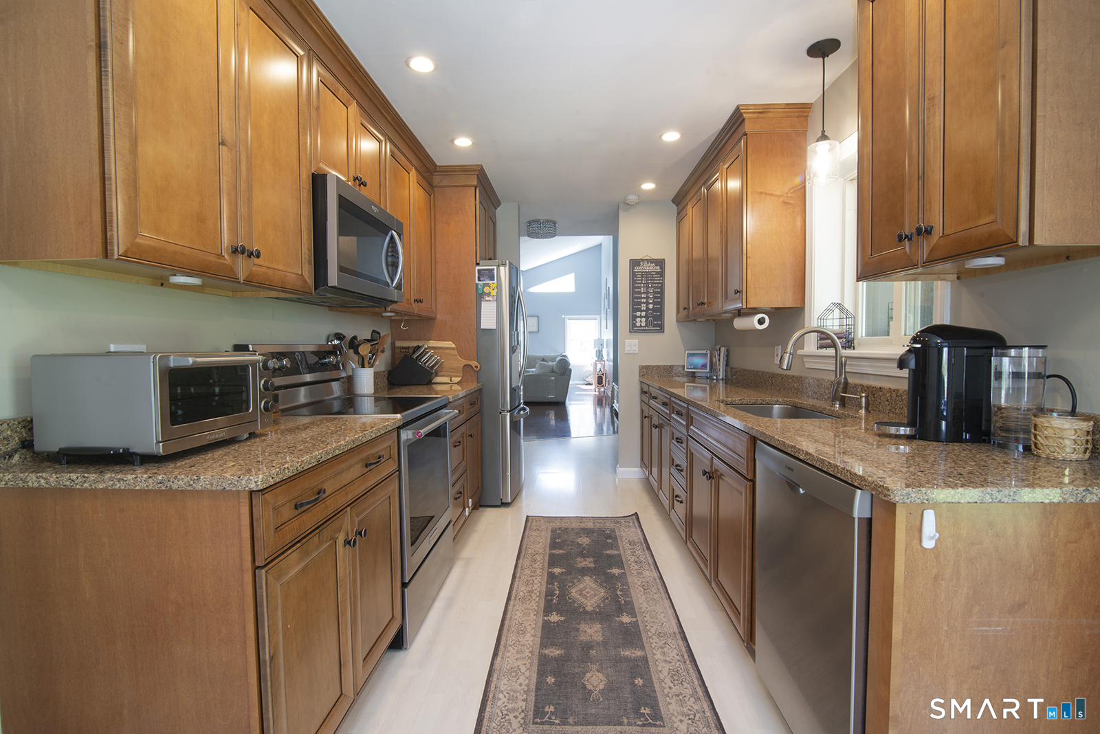 35 Stewart Road Stonington, CT 06379 - Photo 3 of 23