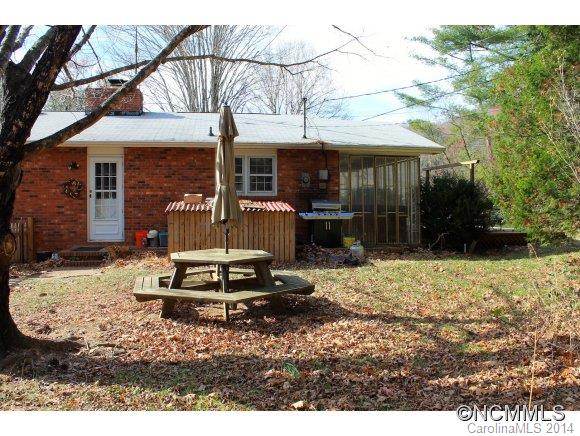 722 Old Fort Road Fairview, NC 28730 - Photo 4 of 20 Gallery Image 4