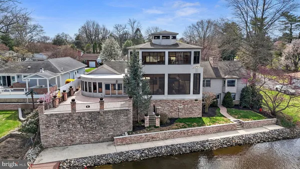 $1,200,000 | 555 Pennsylvania Avenue, Dover, DE 19901