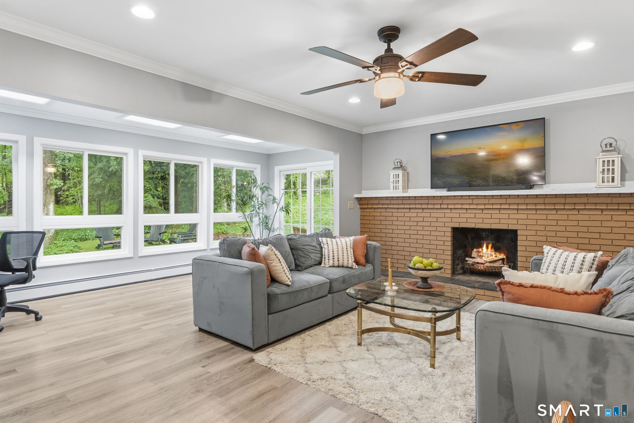 9 Banks Road Simsbury, CT 06092 - Photo 9 of 40
