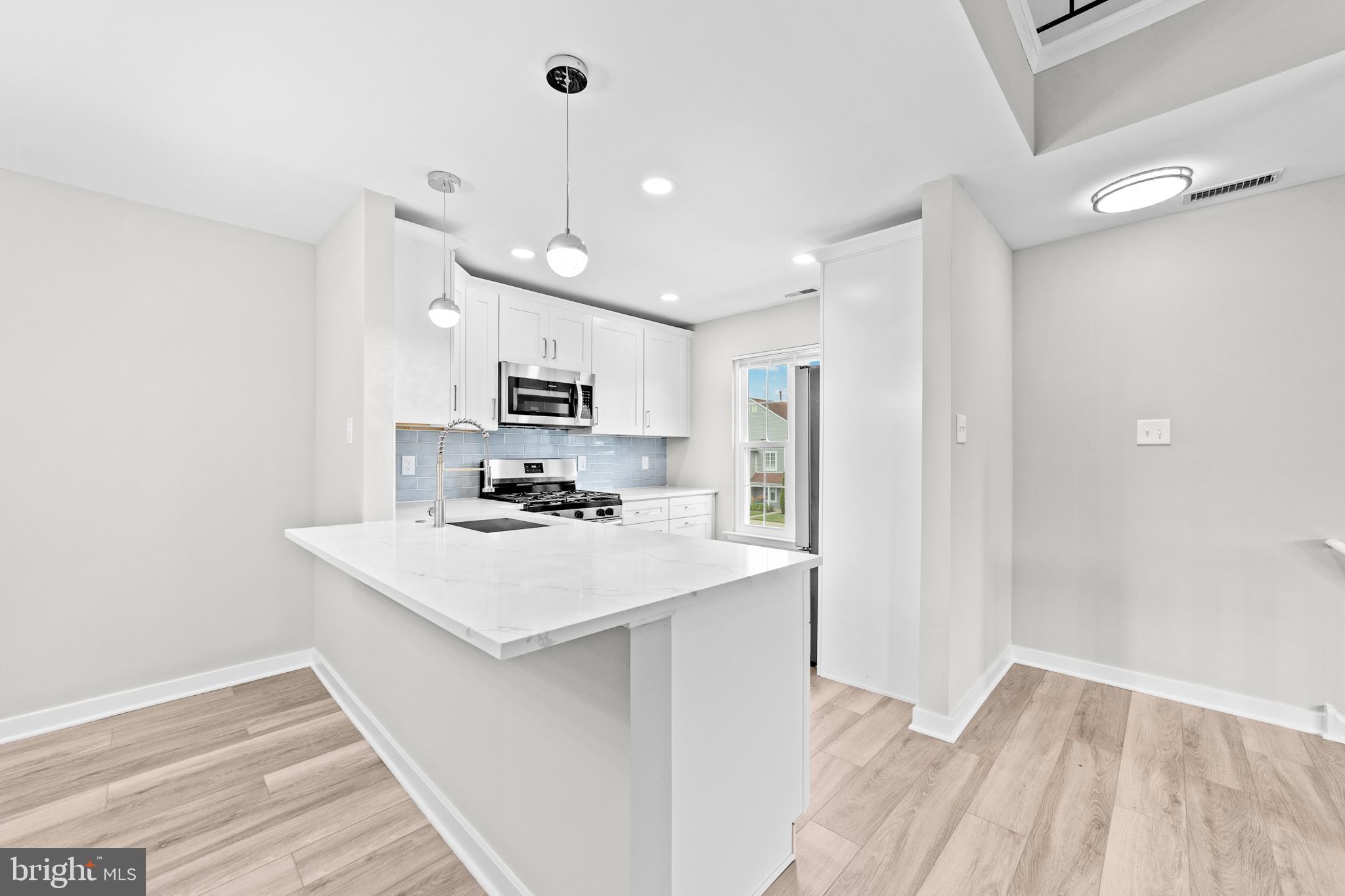 408 Paddock Court Sewell, NJ 08080 - Photo 5 of 26