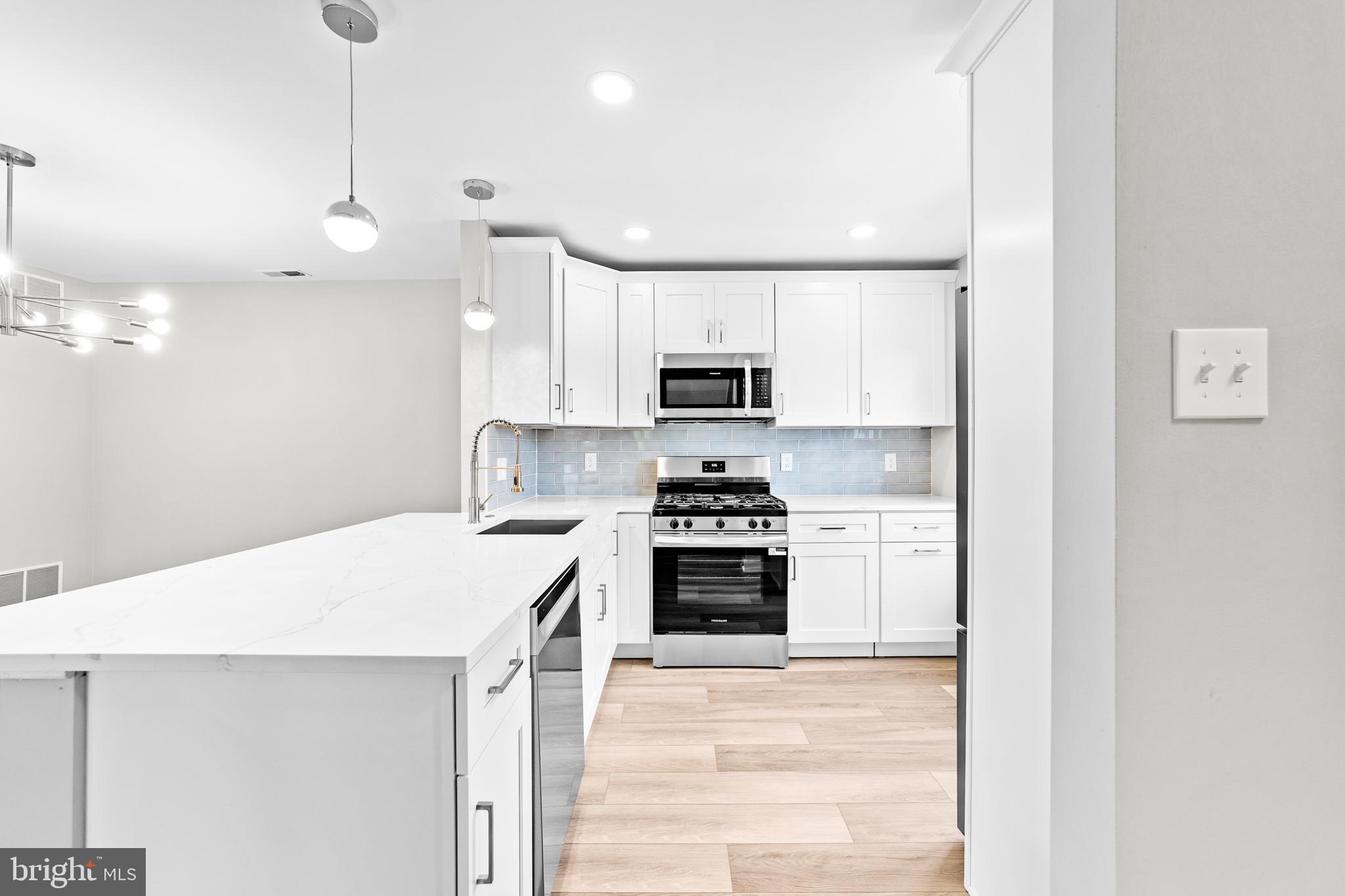 408 Paddock Court Sewell, NJ 08080 - Photo 6 of 26