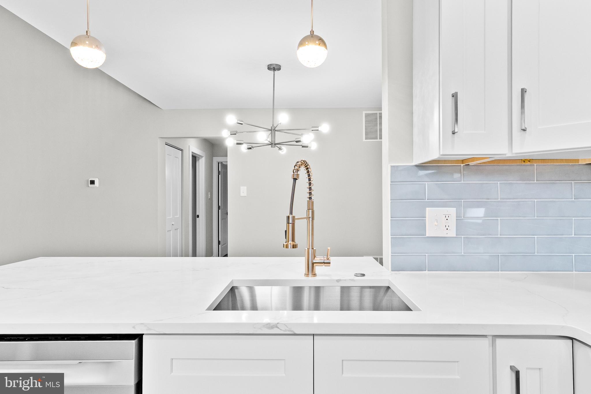 408 Paddock Court Sewell, NJ 08080 - Photo 8 of 26