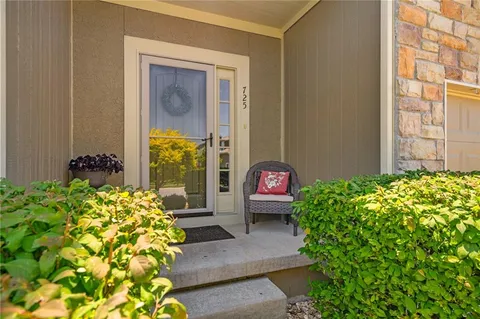 $279,000 | 725 West Jefferson Street, Gardner, KS 66030
