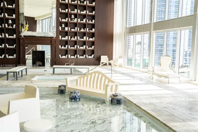 $1,150,000 | 495 Brickell Avenue, Unit 2204, Miami, FL 33131