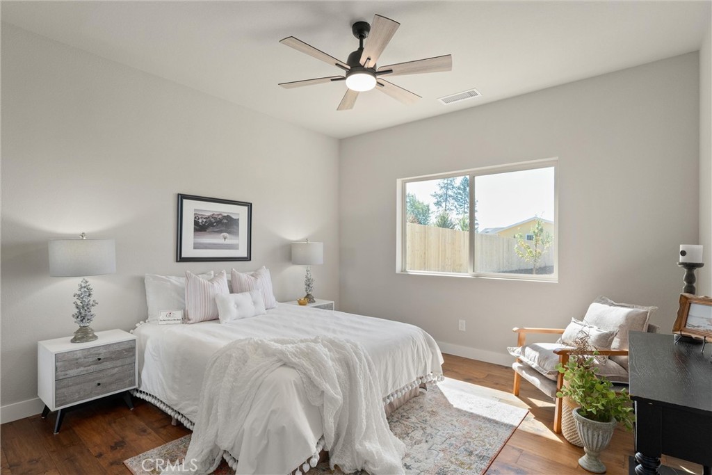 480 Valley View Drive Paradise, CA 95969 - Photo 28 of 48 a bedroom with a bed and a window
