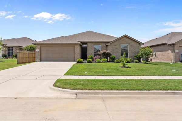 $358,275 | 217 Angelina Court, Azle, TX 76020