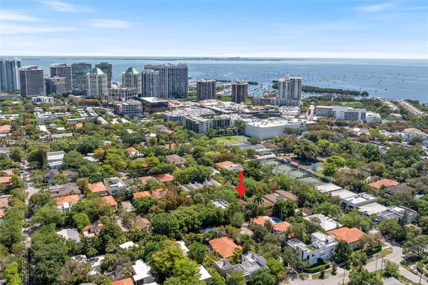 $1,399,000 | 3274 Gifford Lane, Miami, FL 33133