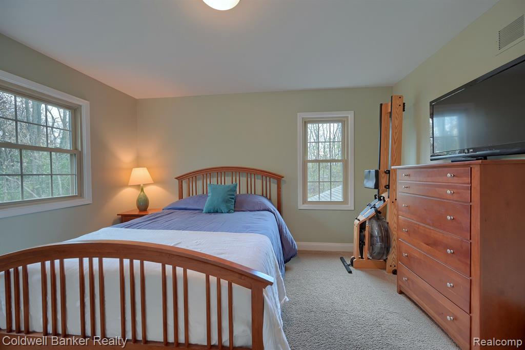 29314 Parkside Farmington Hills, MI 48331 - Photo 27 of 39