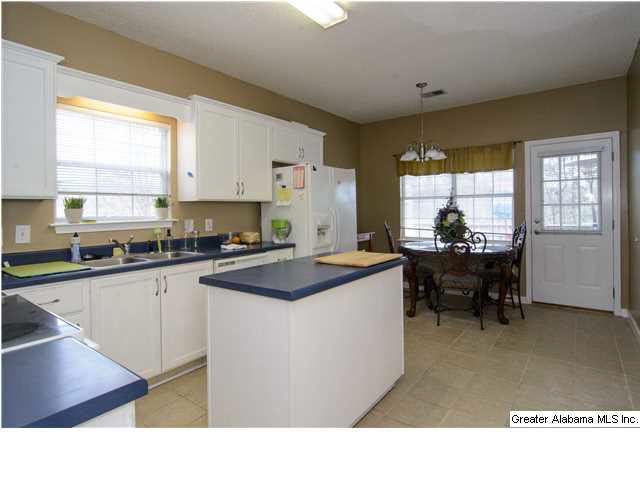 113 Canyon Place Pelham, AL 35124 - Photo 12 of 32
