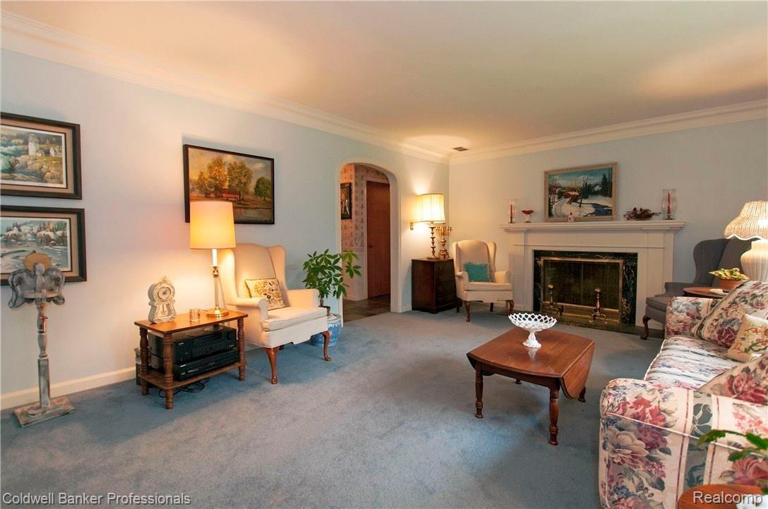 1180 South Renaud Road Grosse Pointe, MI 48236 - Photo 5 of 29 5.jpg