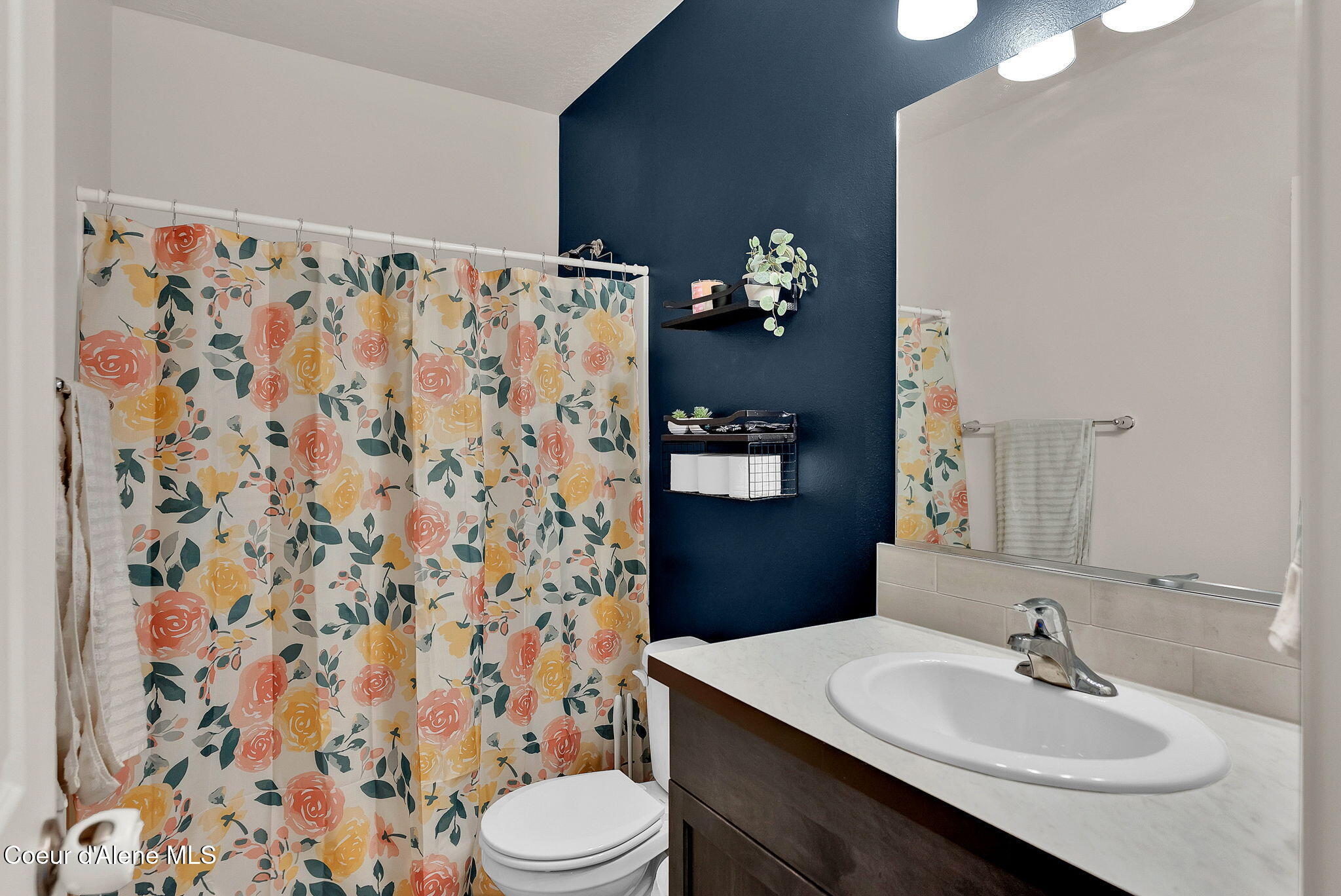 16167 North Hadley Loop Rathdrum, ID 83858 - Photo 15 of 46 Bathroom 1