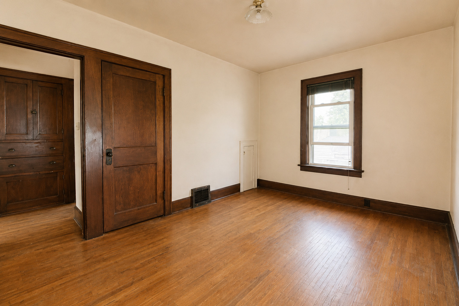 316 Spruce Street Dixon, IL 61021 - Photo 7 of 22
