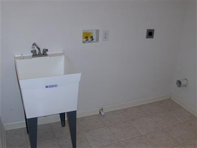 2872 Sandersville Road Lexington, KY 40511 - Photo 17 of 33 A large Utility/Laundry room on the 1st