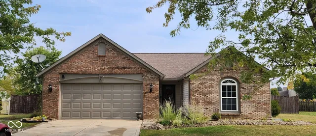 $299,500 | 1189 Kinross Drive, Avon, IN 46123
