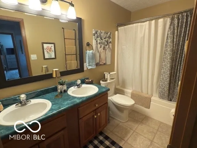 $299,500 | 1189 Kinross Drive, Avon, IN 46123