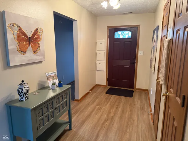 $299,500 | 1189 Kinross Drive, Avon, IN 46123