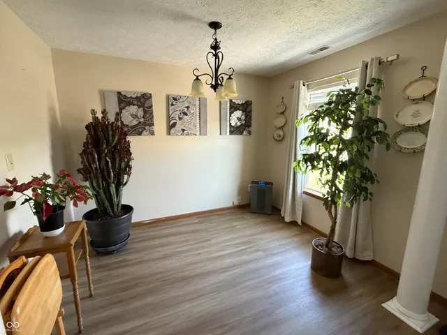 $299,500 | 1189 Kinross Drive, Avon, IN 46123