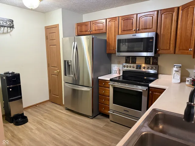 $299,500 | 1189 Kinross Drive, Avon, IN 46123