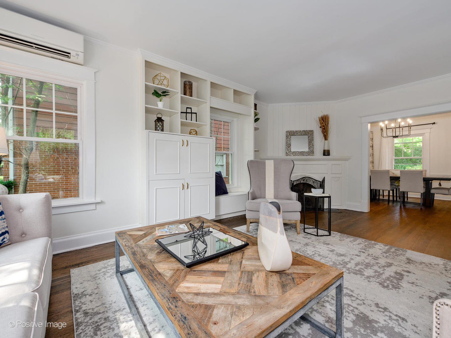1137 Willow Road Winnetka, IL 60093 - Photo 4 of 31 a living room with furniture and wooden floor