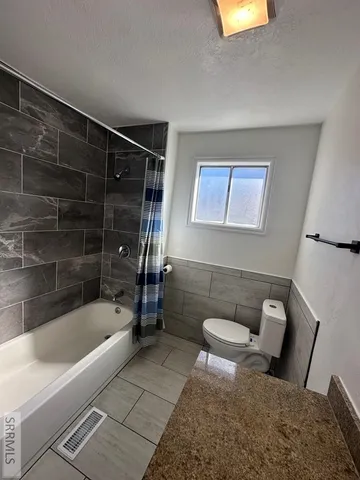 $250,000 | 1181 Falls Avenue, American Falls, ID 83211