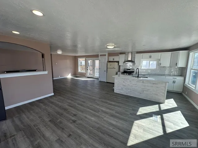 $250,000 | 1181 Falls Avenue, American Falls, ID 83211