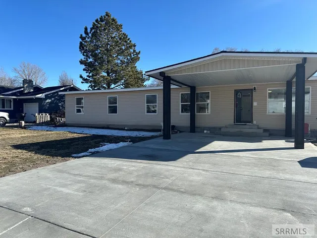 $250,000 | 1181 Falls Avenue, American Falls, ID 83211