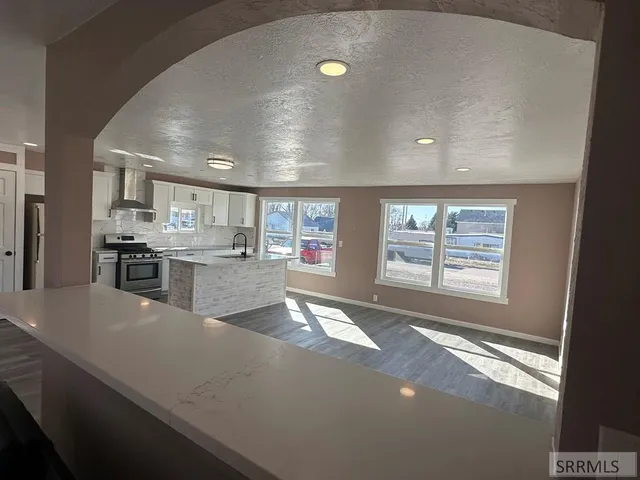 $250,000 | 1181 Falls Avenue, American Falls, ID 83211