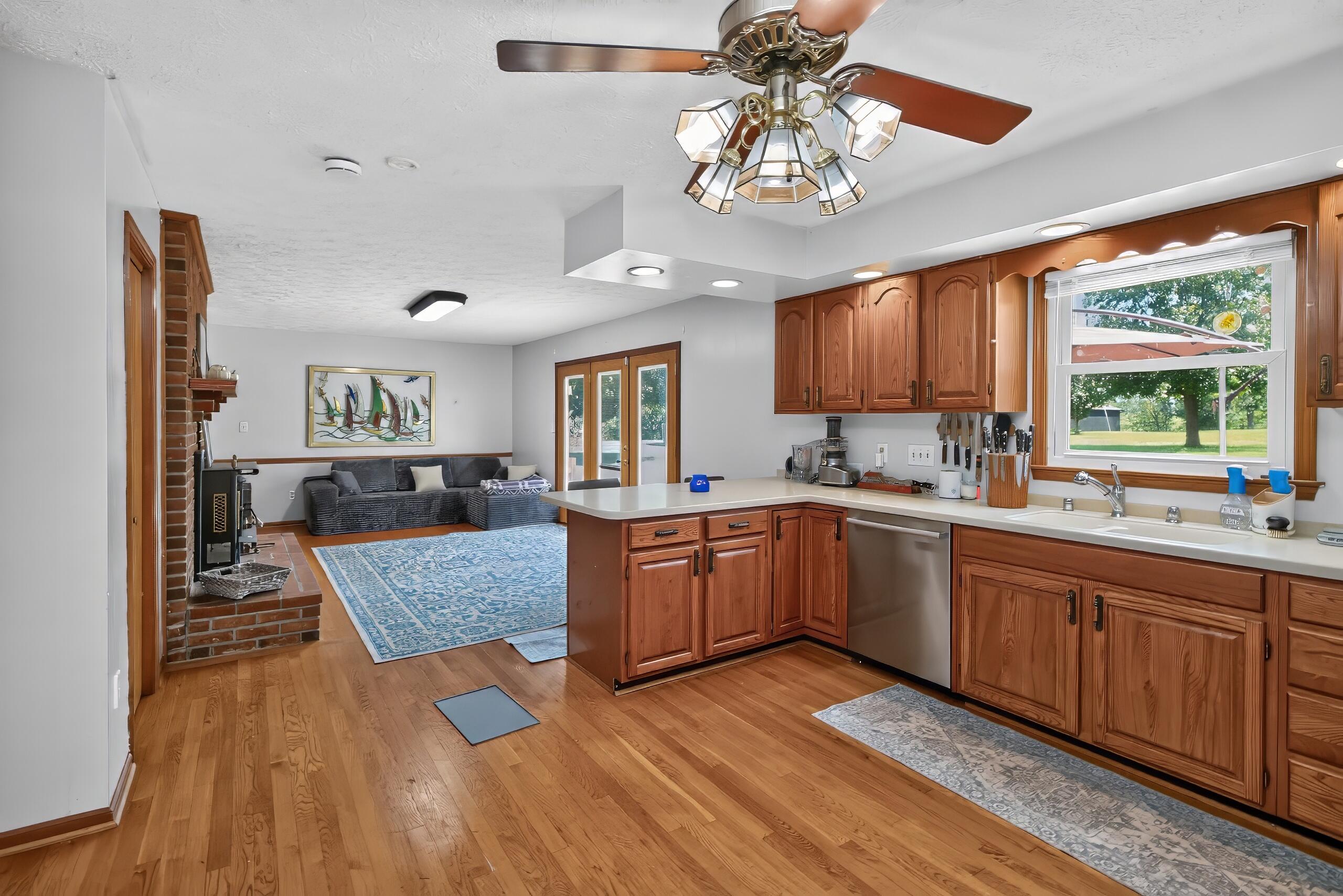 5300 Stewart Road Lexington, KY 40516 - Photo 20 of 45 kitchen-den view