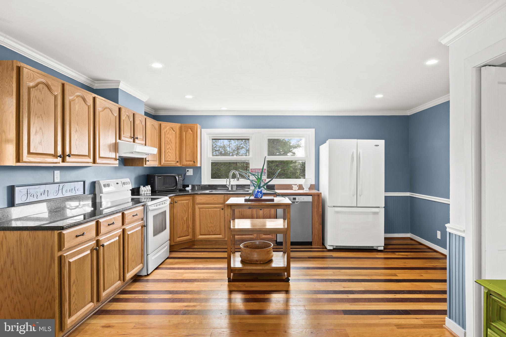1815 Country Road Beaverdam, VA 23015 - Photo 25 of 104 Updated kitchen!