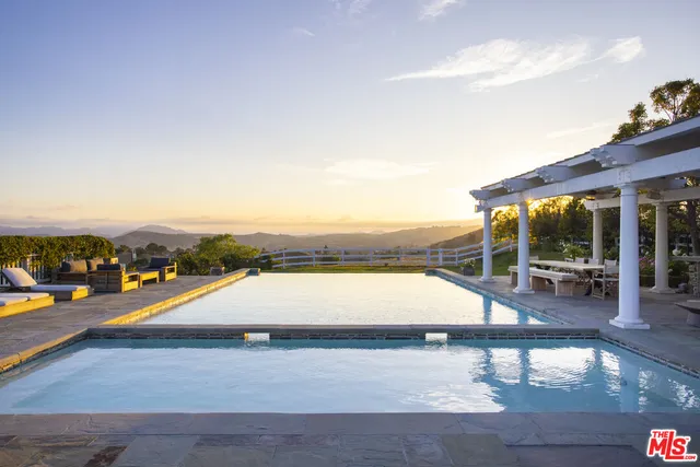 $17,900,000 | 5535 Dixon Trail Road, Hidden Hills, CA 91302