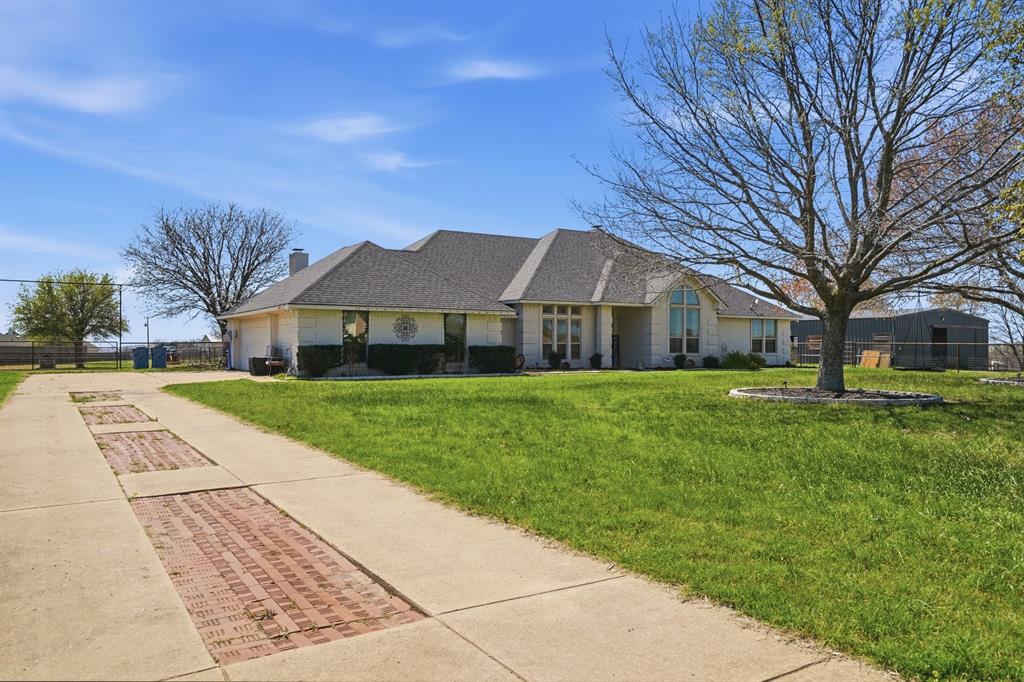 333 Meadow Crest Road Fort Worth, TX 76108 - Photo 3 of 32