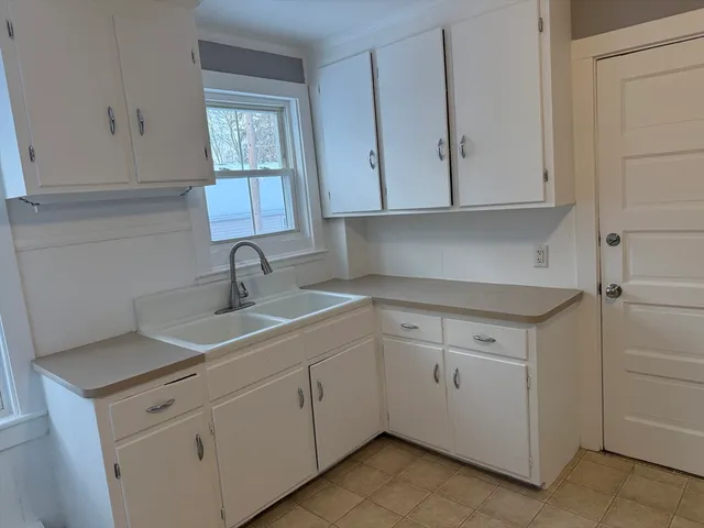 $2,300 | 5 Hamilton Street, Unit 1, Plymouth, MA 02360