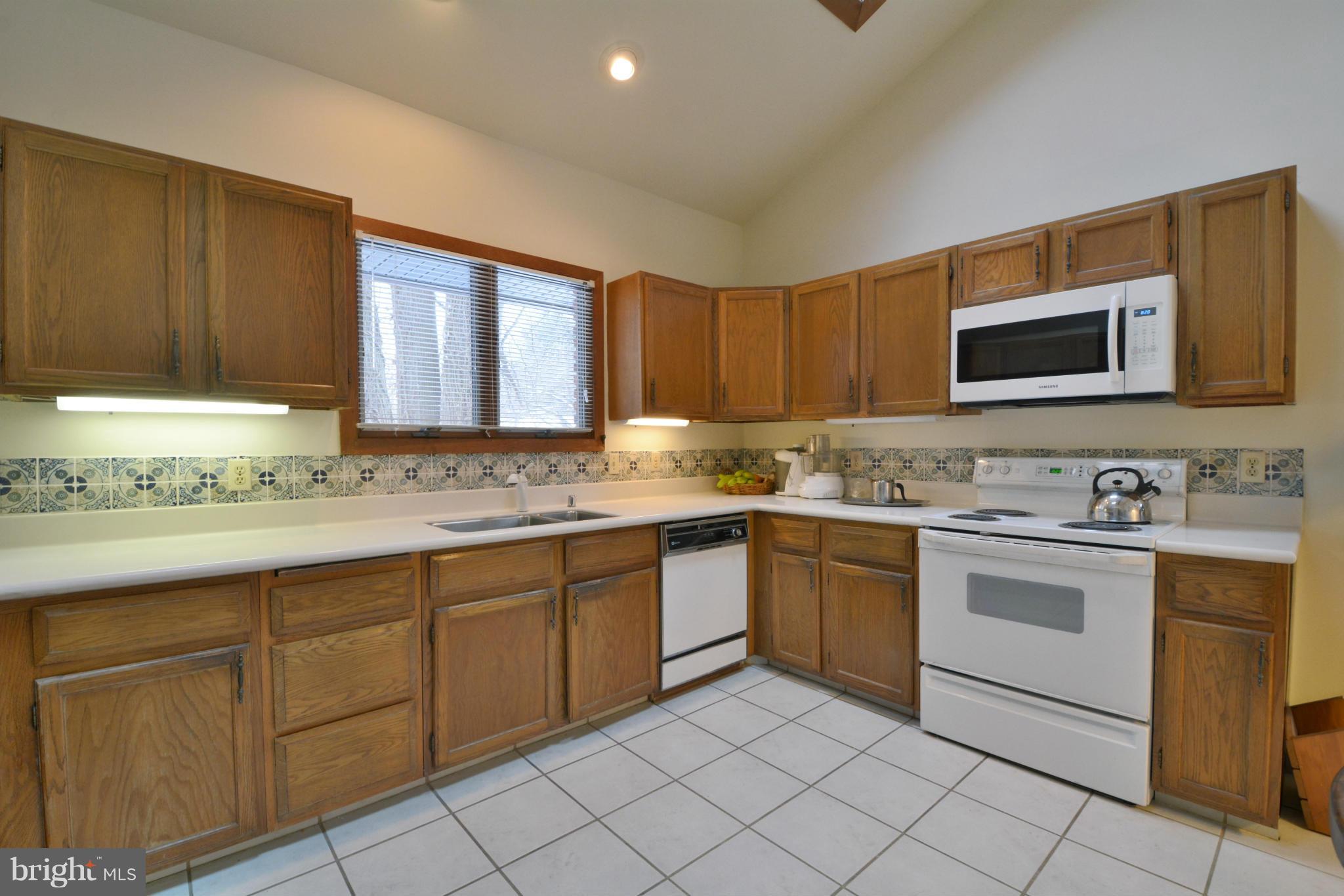 628 Rolling Dale Road Annapolis, MD 21401 - Photo 2 of 26 Kitchen