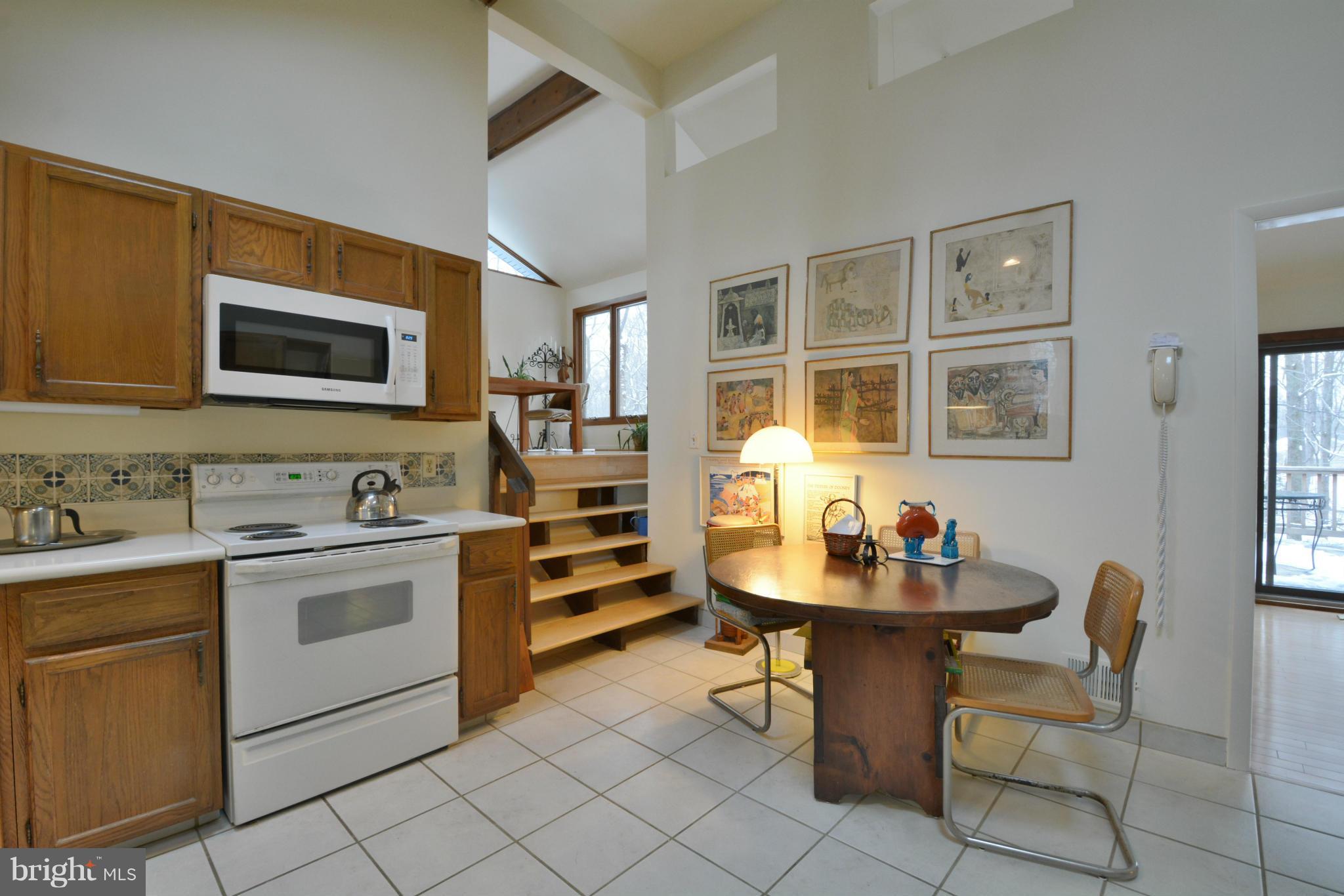 628 Rolling Dale Road Annapolis, MD 21401 - Photo 4 of 26 Kitchen/ Breakfast Area