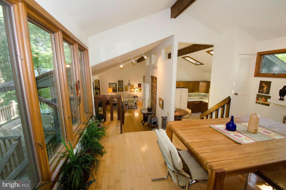 628 Rolling Dale Road Annapolis, MD 21401 - Photo 7 of 26 Dining Room w/view of Living Room