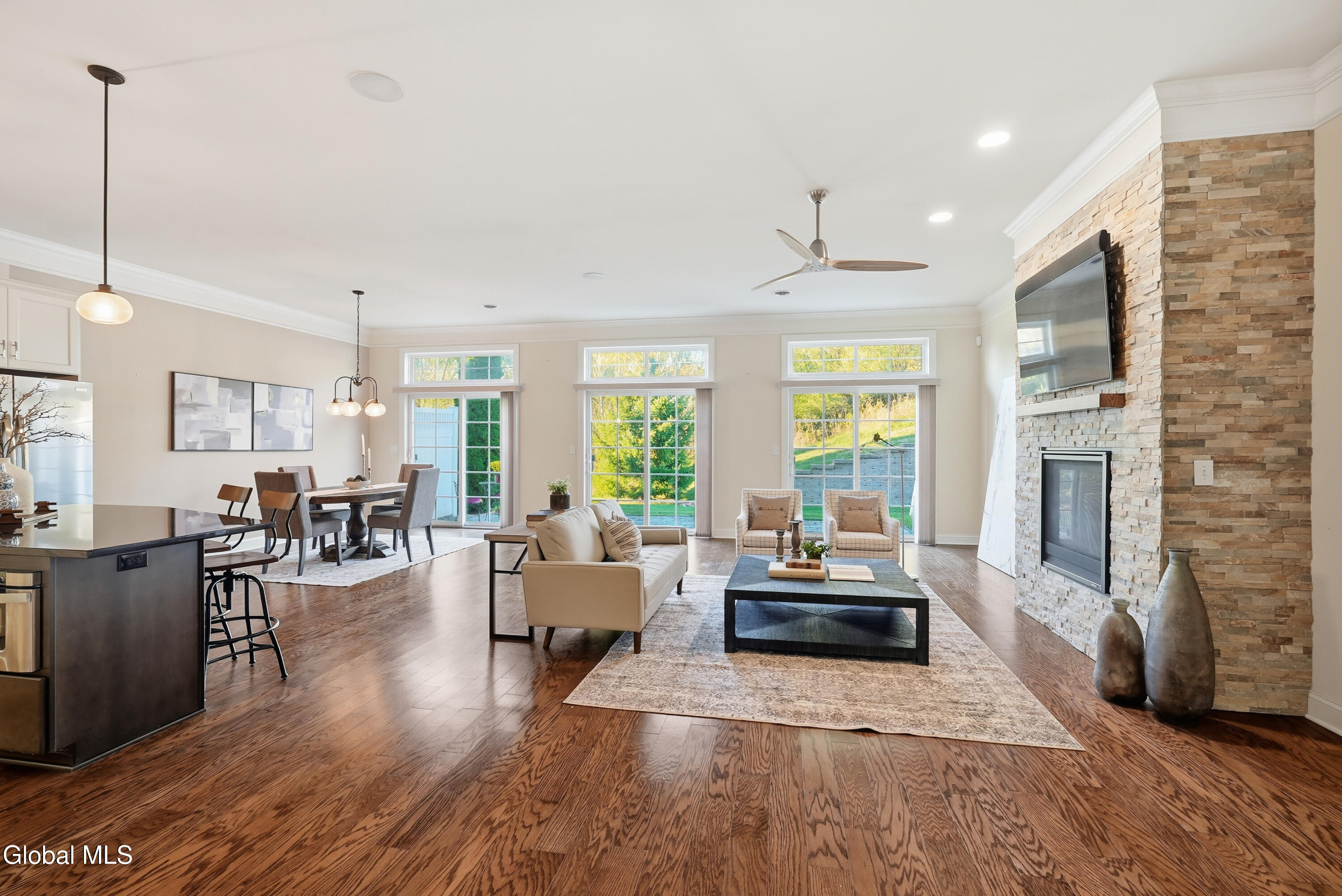 62 Cambridge Way Colonie, NY 12110 - Photo 5 of 23 9