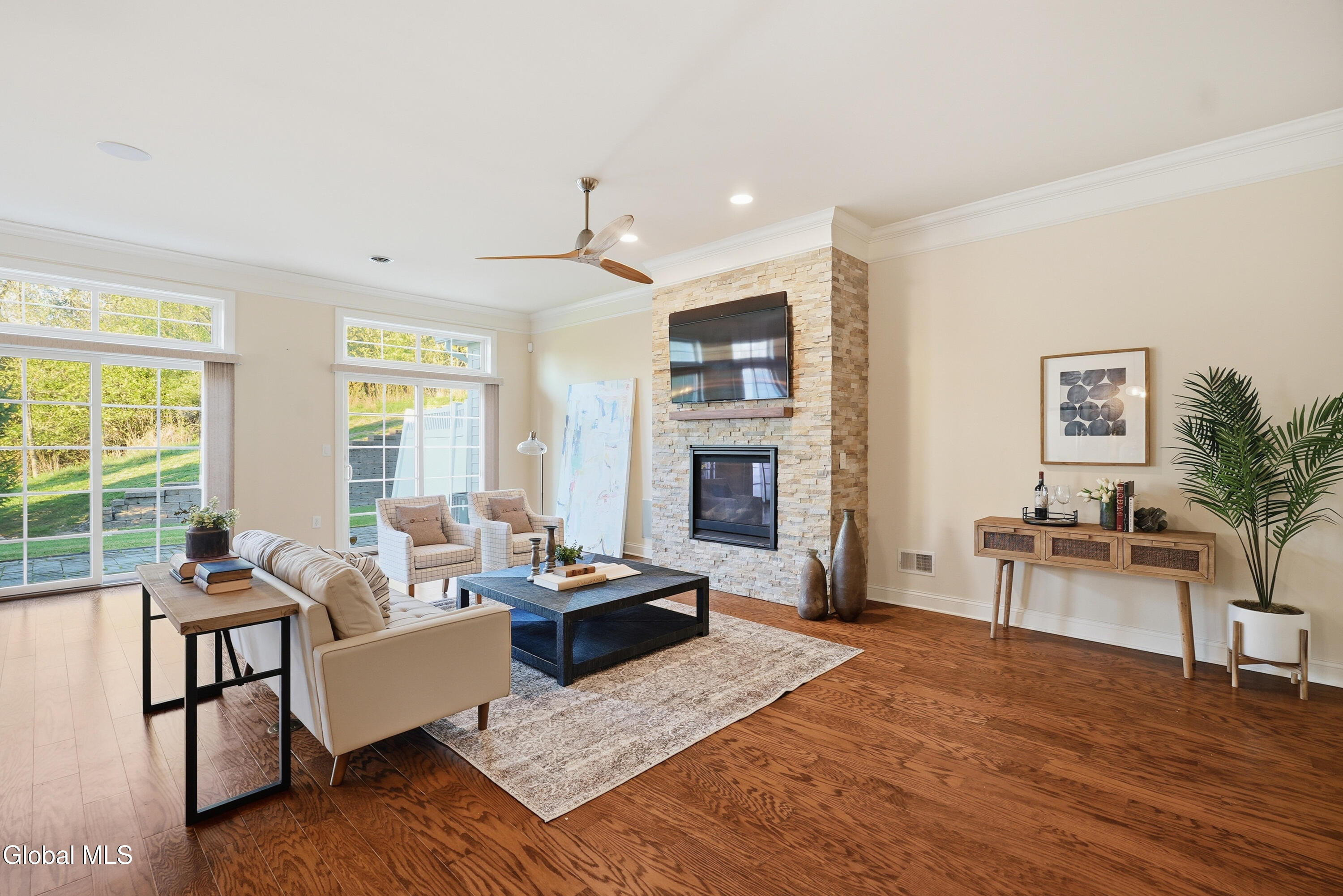 62 Cambridge Way Colonie, NY 12110 - Photo 7 of 23 11