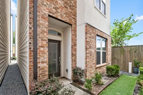 $2,650 | 713 Schwartz Street, Houston, TX 77020