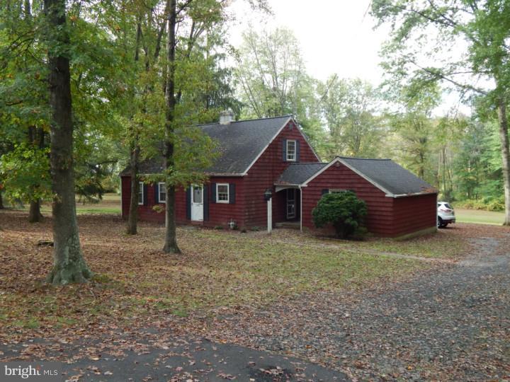 3140 Pennypack Road Hatboro, PA 19040 - Photo 1 of 11 Front Yard