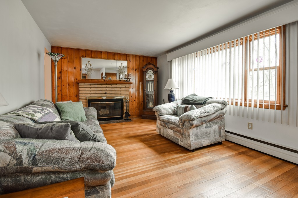 43 Curtis Road Framingham, MA 01702 - Photo 3 of 16 Gallery Image 3