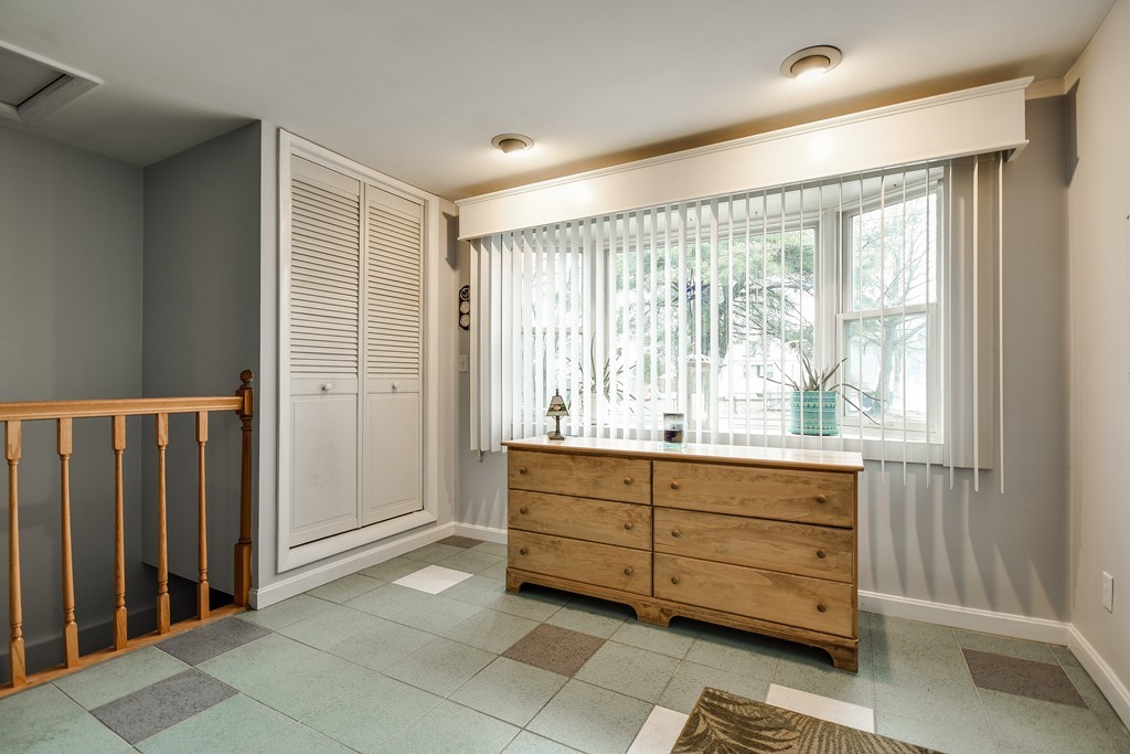 43 Curtis Road Framingham, MA 01702 - Photo 9 of 16 Gallery Image 9