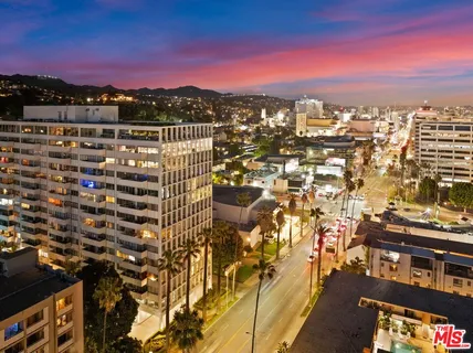 $1,060,000 | 7135 Hollywood Boulevard, Unit 802, Los Angeles, CA 90046